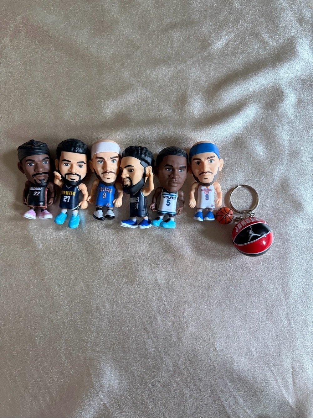 Zuru 5 Surprise NBA Ballers Action Figures Lot of 6 With Keychain and ball